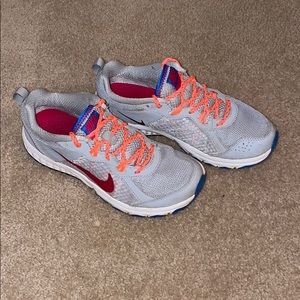 Women’s Nike Wild Trail Running Tennis Shoes: 6.5